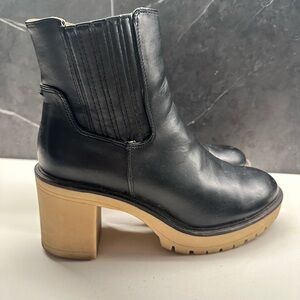 Universal Thread Black Heeled Lug Boots with Tan Sole
